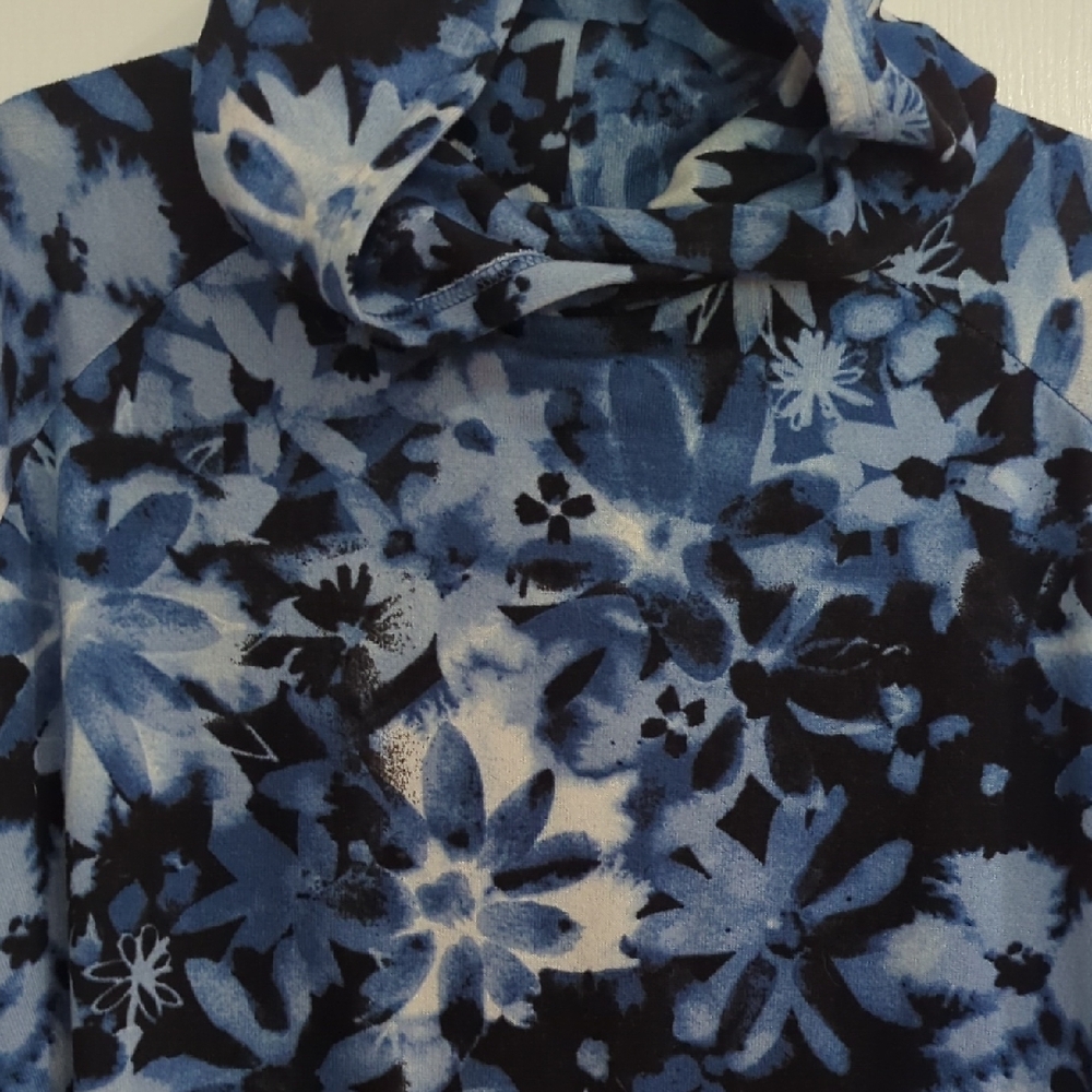 GUC LuLaRoe Amber Blue and White Floral Hoodie Sweatshirt - Picture 2 of 8
